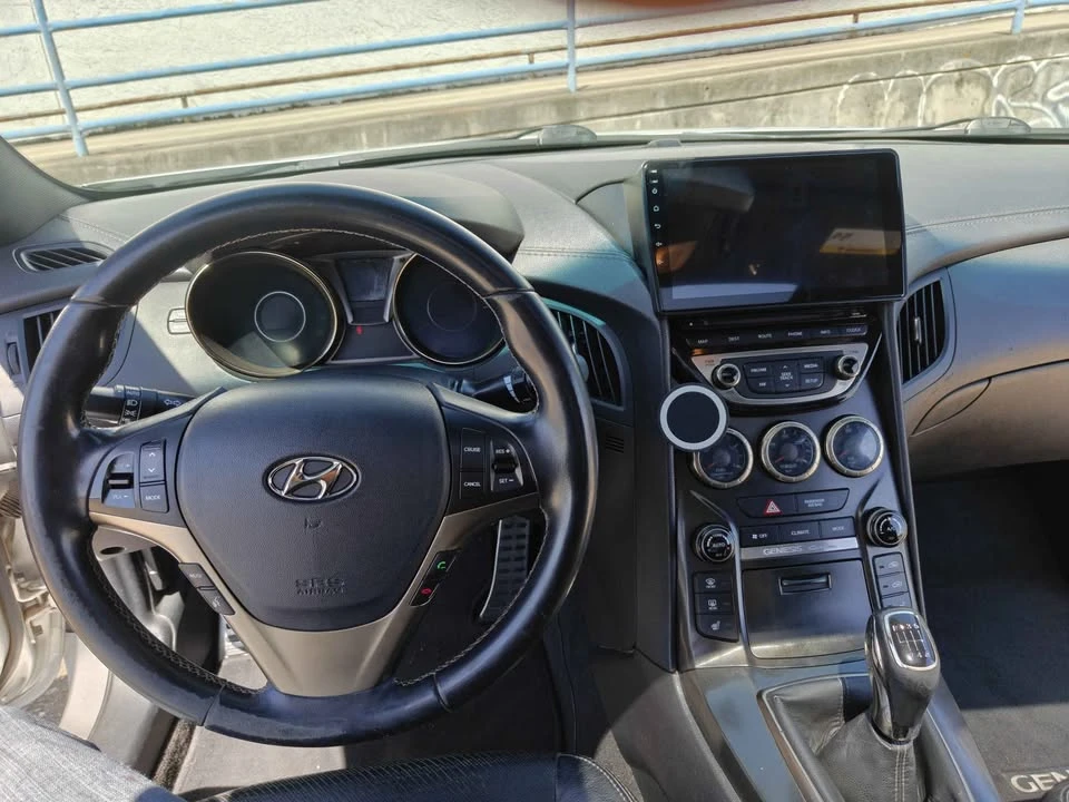 2013 Hyundai Genesis Coupe - Image 12 of 14
