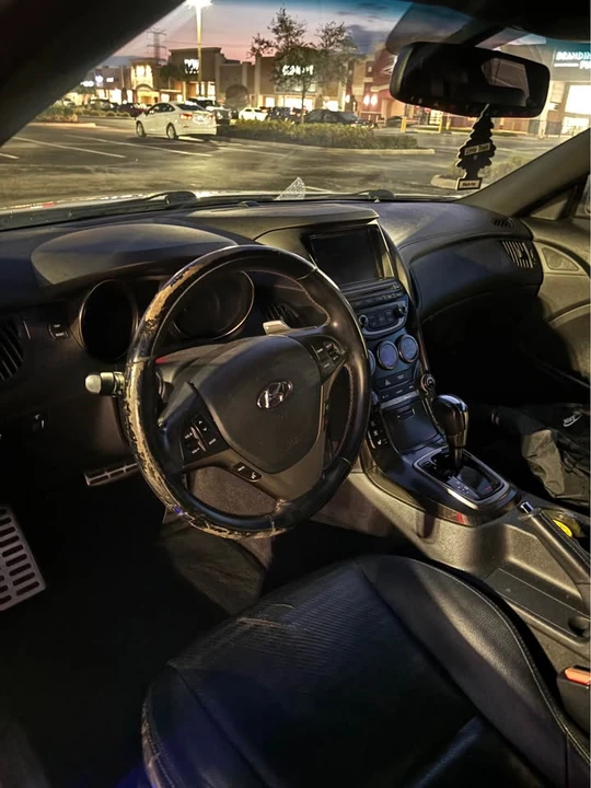 2013 Hyundai Genesis Coupe - Image 4 of 7