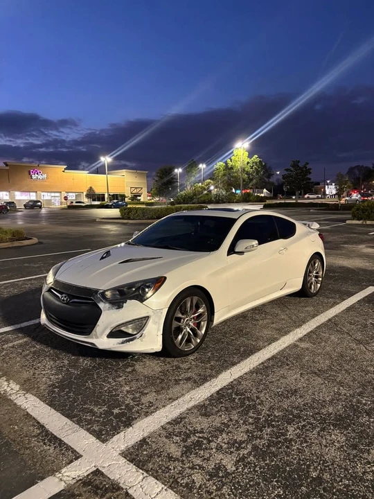 2013 Hyundai Genesis Coupe - Image 2 of 7