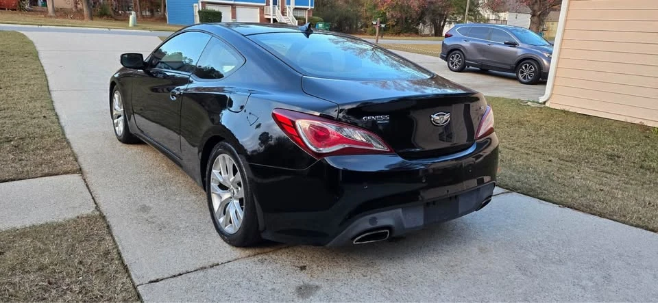 2013 Hyundai Genesis Coupe - Image 10 of 12