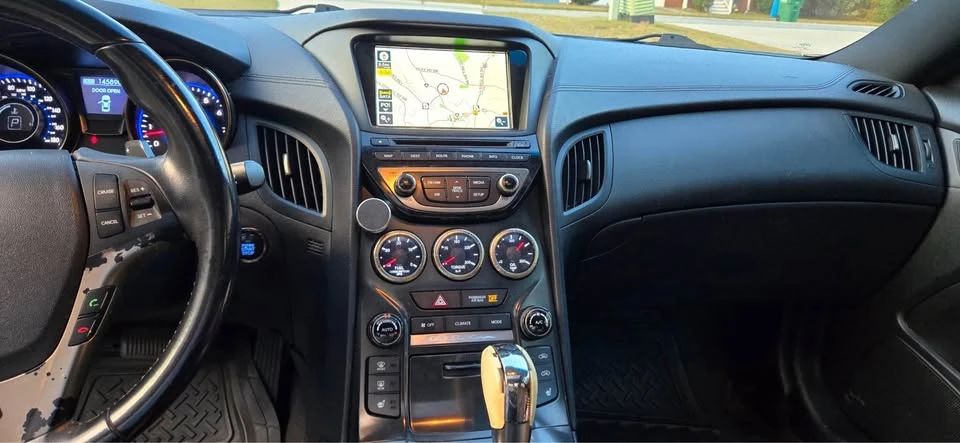 2013 Hyundai Genesis Coupe - Image 6 of 12