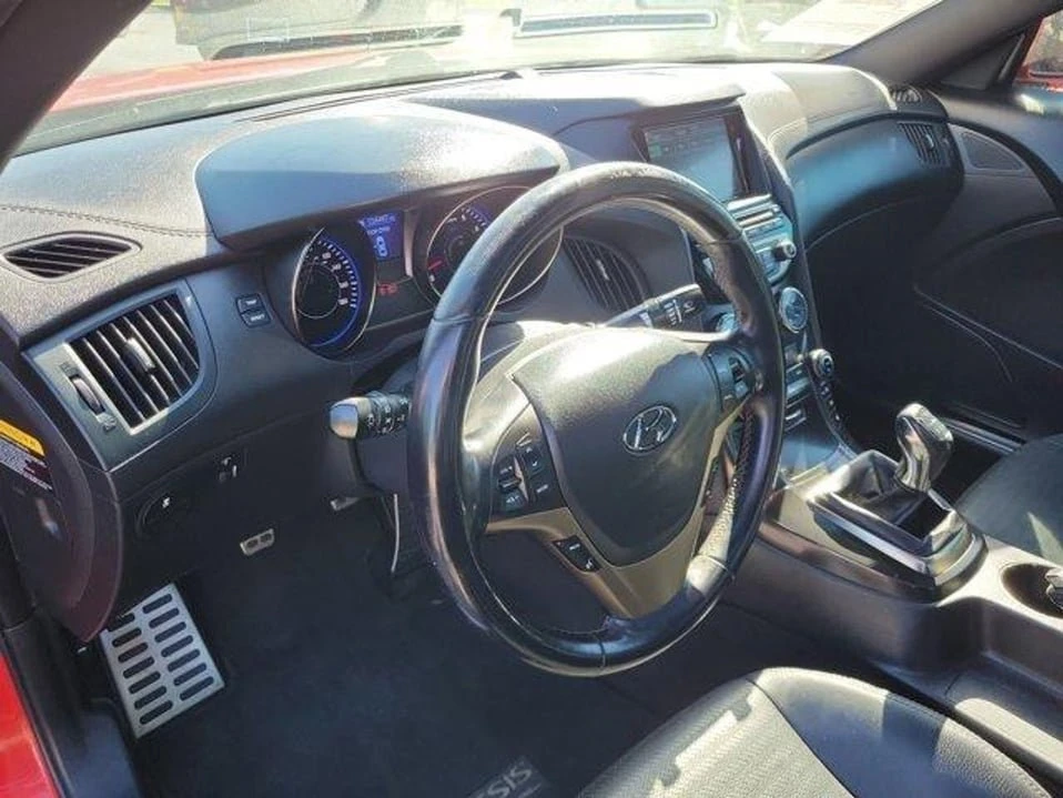 2013 Hyundai Genesis Coupe - Image 16 of 20