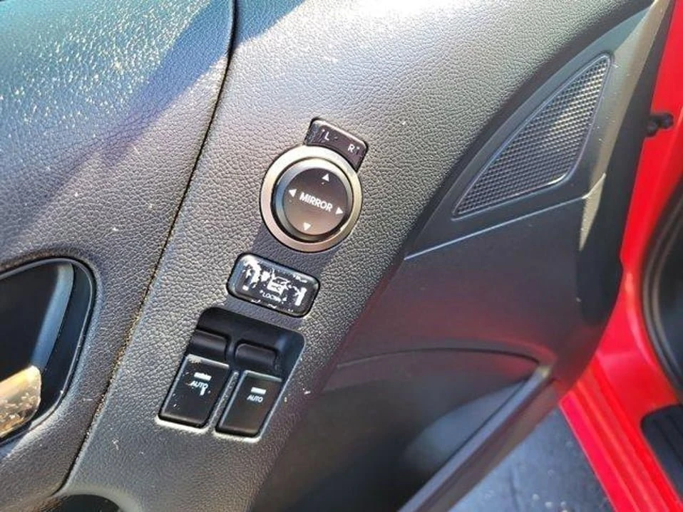 2013 Hyundai Genesis Coupe - Image 10 of 20