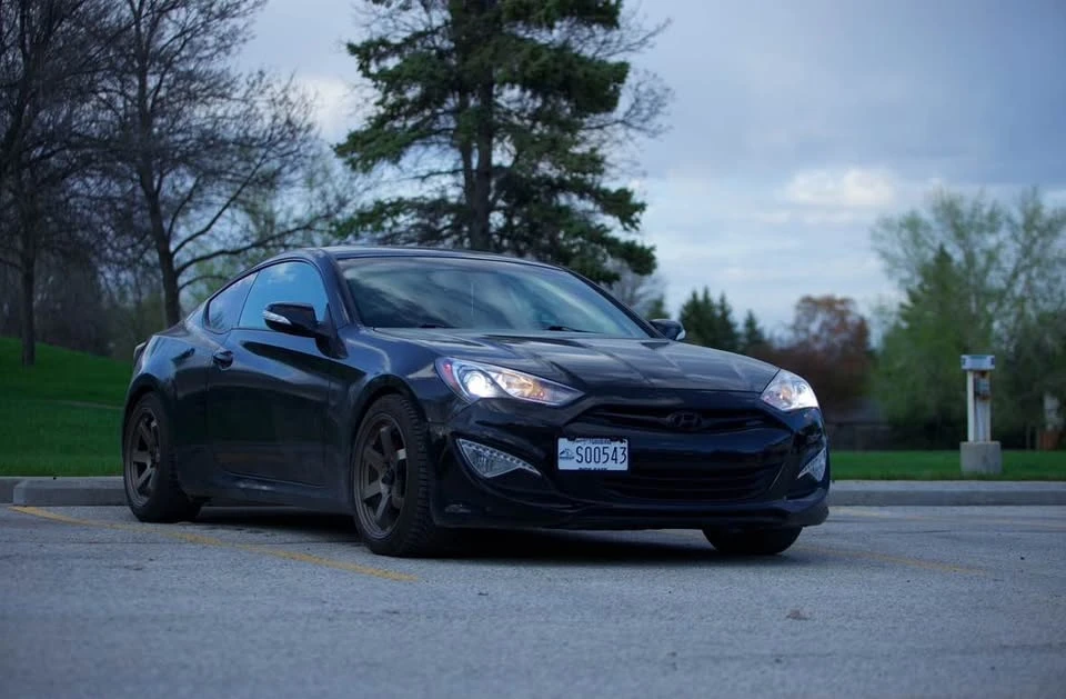 2013 Hyundai Genesis Coupe - Image 4 of 6