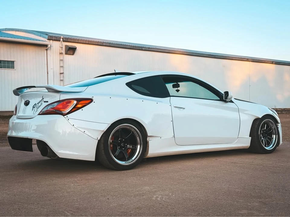 2013 Hyundai Genesis Coupe - Image 2 of 9