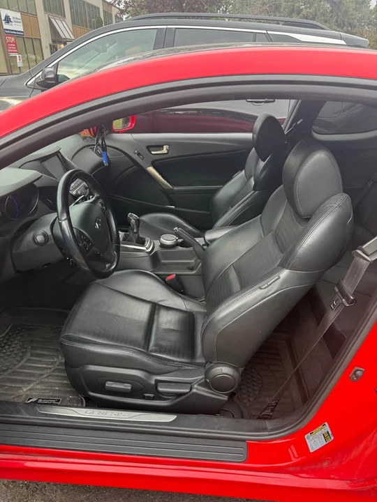 2013 Hyundai Genesis Coupe - Image 6 of 10