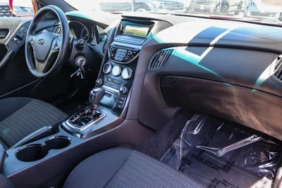 2013 Hyundai Genesis Coupe - Image 6 of 10