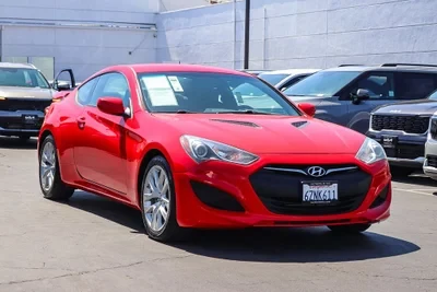 2013 Hyundai Genesis Coupe - Image 2 of 10