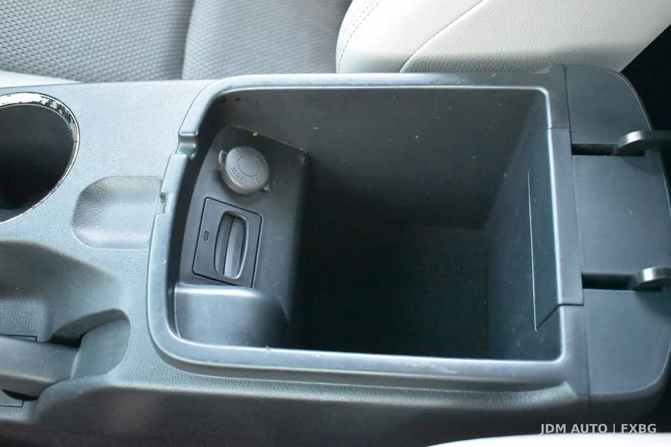 2013 Hyundai Genesis Coupe - Image 12 of 13