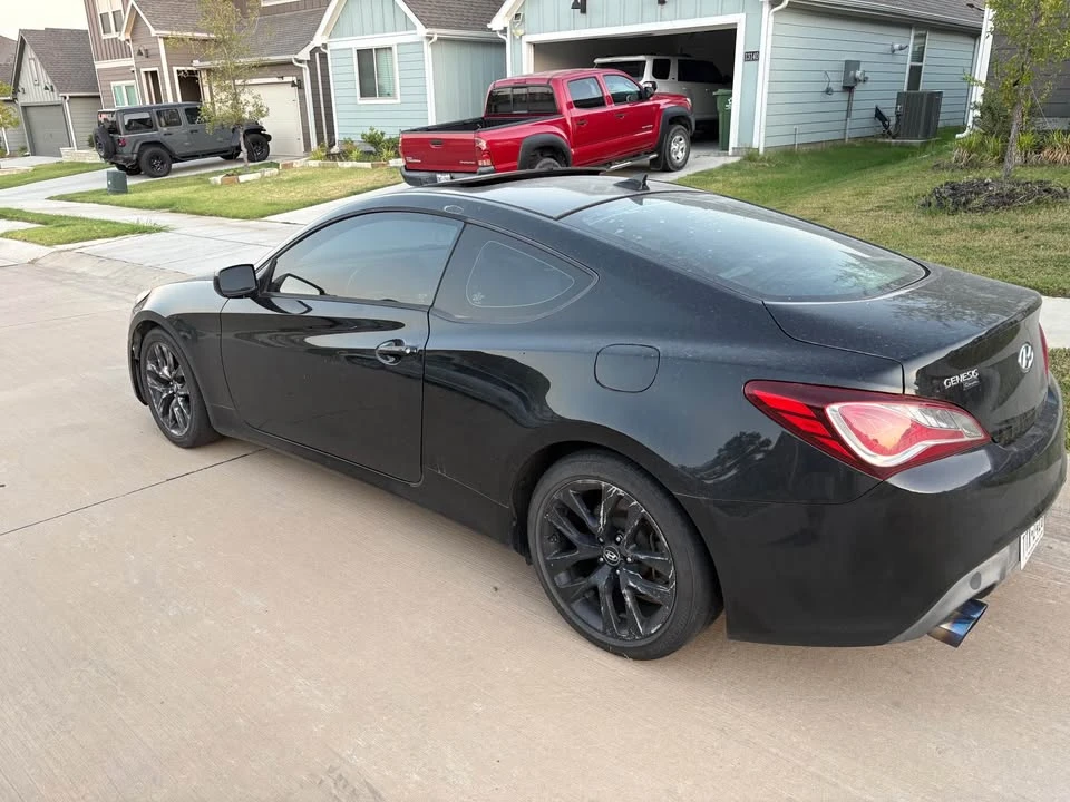 2013 Hyundai Genesis Coupe - Image 4 of 6