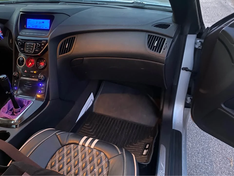 2013 Hyundai Genesis Coupe - Image 7 of 9