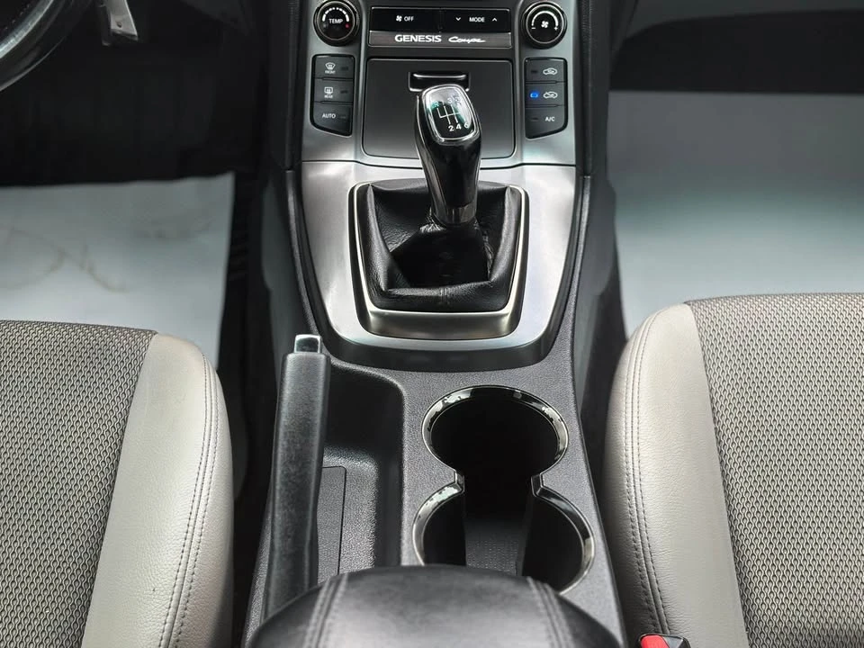 2013 Hyundai Genesis Coupe - Image 16 of 20