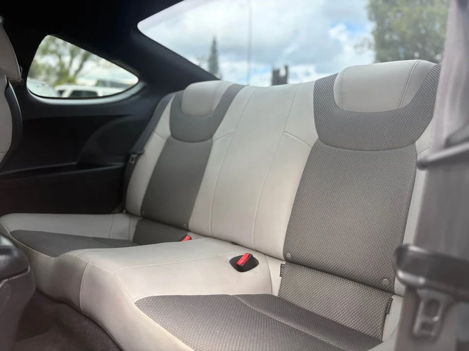 2013 Hyundai Genesis Coupe - Image 11 of 20