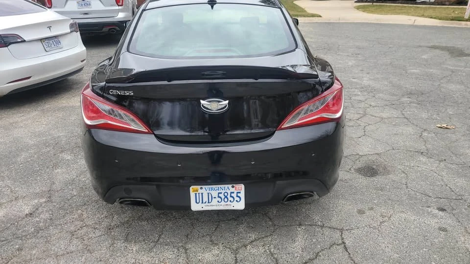 2013 Hyundai Genesis - Image 2 of 10