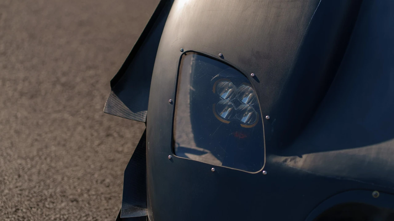 2013 Hyundai Genesis - Image 22 of 31