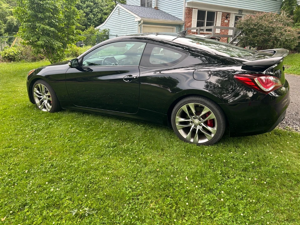 2013 Hyundai Genesis Coupe - Image 4 of 12
