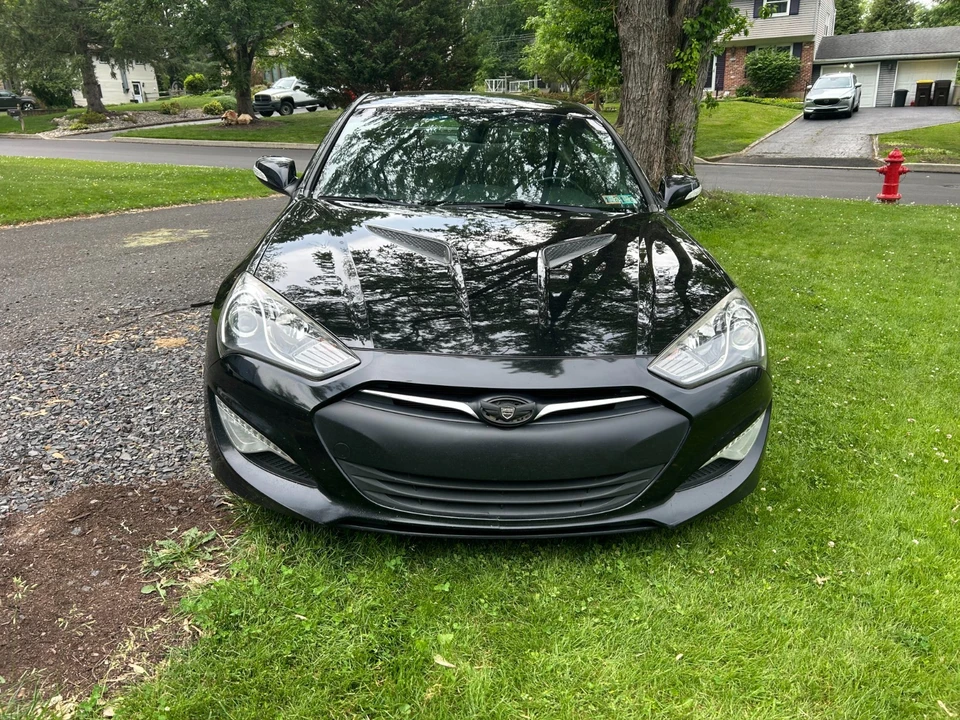 2013 Hyundai Genesis Coupe - Image 2 of 12