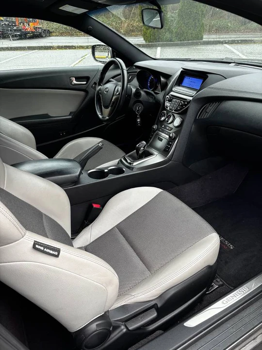 2013 Hyundai Genesis Coupe - Image 10 of 12