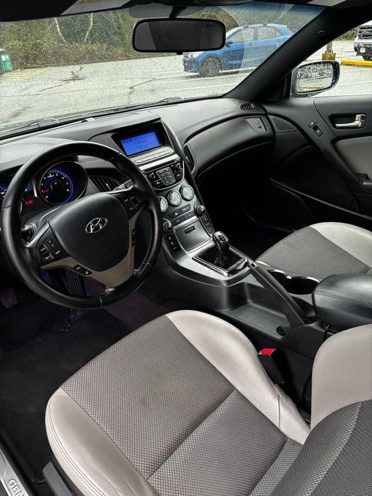 2013 Hyundai Genesis Coupe - Image 9 of 12