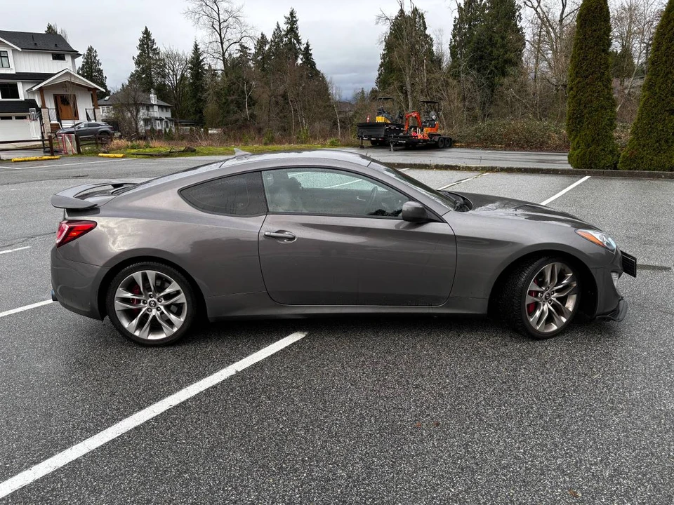 2013 Hyundai Genesis Coupe - Image 2 of 12
