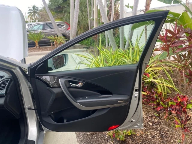 2013 Hyundai Azera - Image 12 of 21