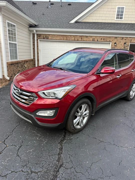 2013 Hyundai Santa Fe - Image 2 of 21