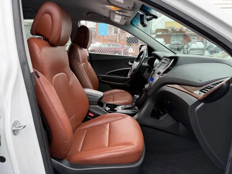2013 Hyundai Santa Fe - Image 10 of 12