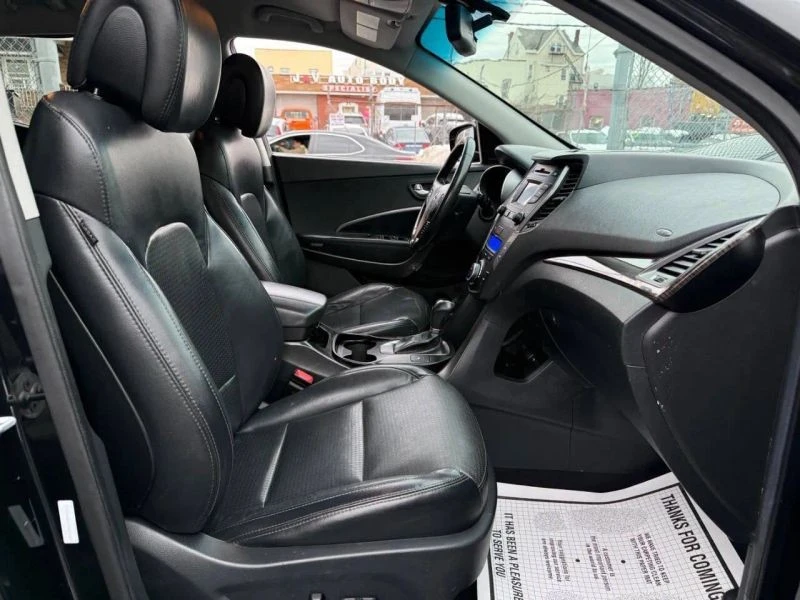 2013 Hyundai Santa Fe - Image 11 of 12