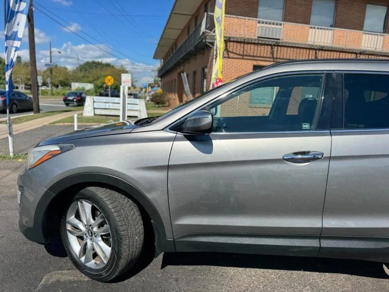 2013 Hyundai Santa Fe - Image 6 of 12