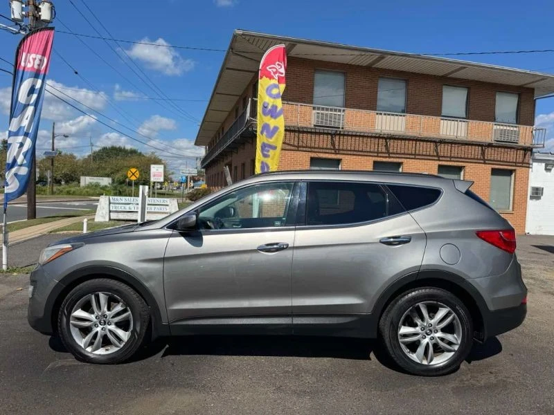 2013 Hyundai Santa Fe - Image 9 of 12