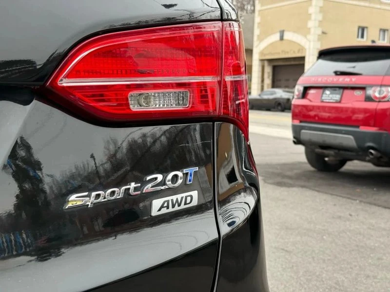 2013 Hyundai Santa Fe - Image 10 of 12