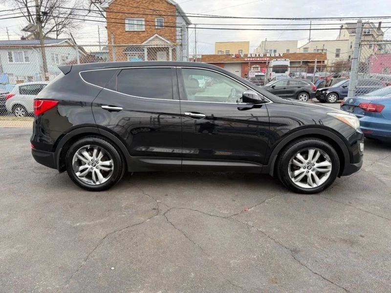 2013 Hyundai Santa Fe - Image 9 of 12
