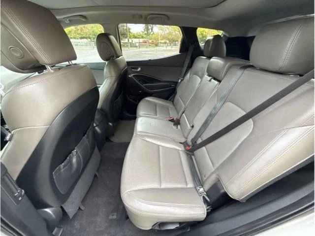 2013 Hyundai Santa Fe - Image 10 of 11