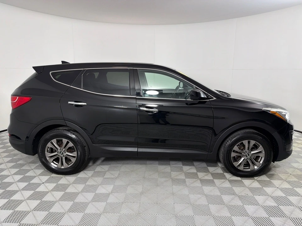 2013 Hyundai Santa Fe - Image 4 of 12