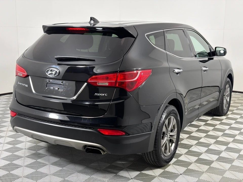 2013 Hyundai Santa Fe - Image 5 of 12