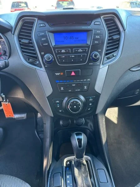 2013 Hyundai Santa Fe - Image 11 of 12