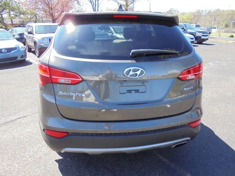 2013 Hyundai Santa Fe - Image 4 of 12