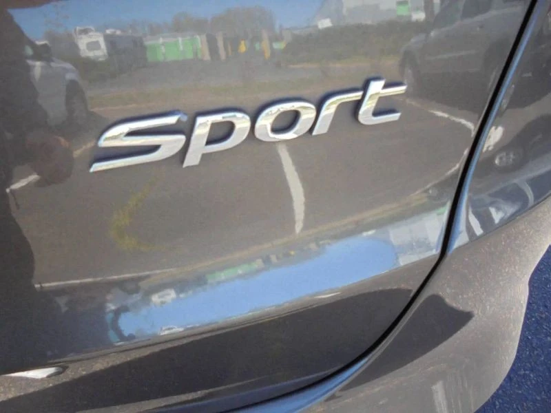 2013 Hyundai Santa Fe - Image 6 of 12