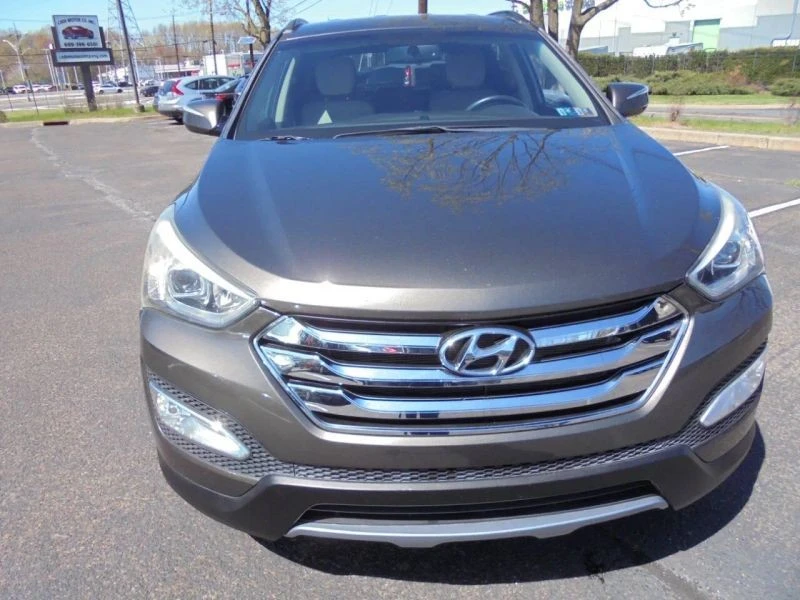 2013 Hyundai Santa Fe - Image 10 of 12