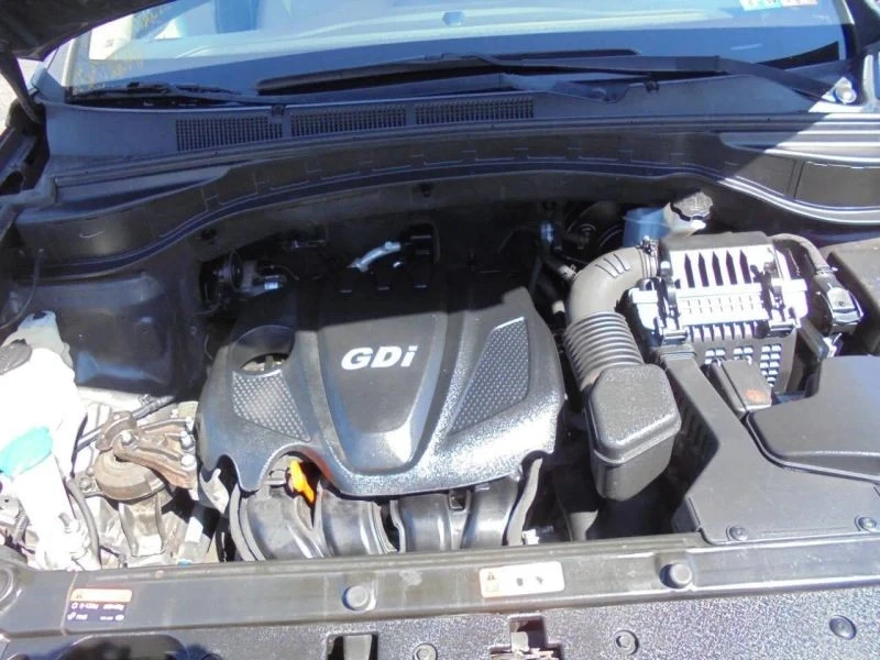 2013 Hyundai Santa Fe - Image 11 of 12