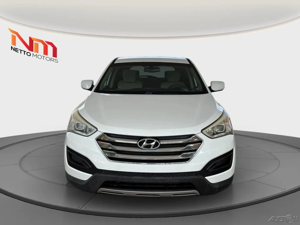 2013 Hyundai Santa Fe - Image 10 of 24