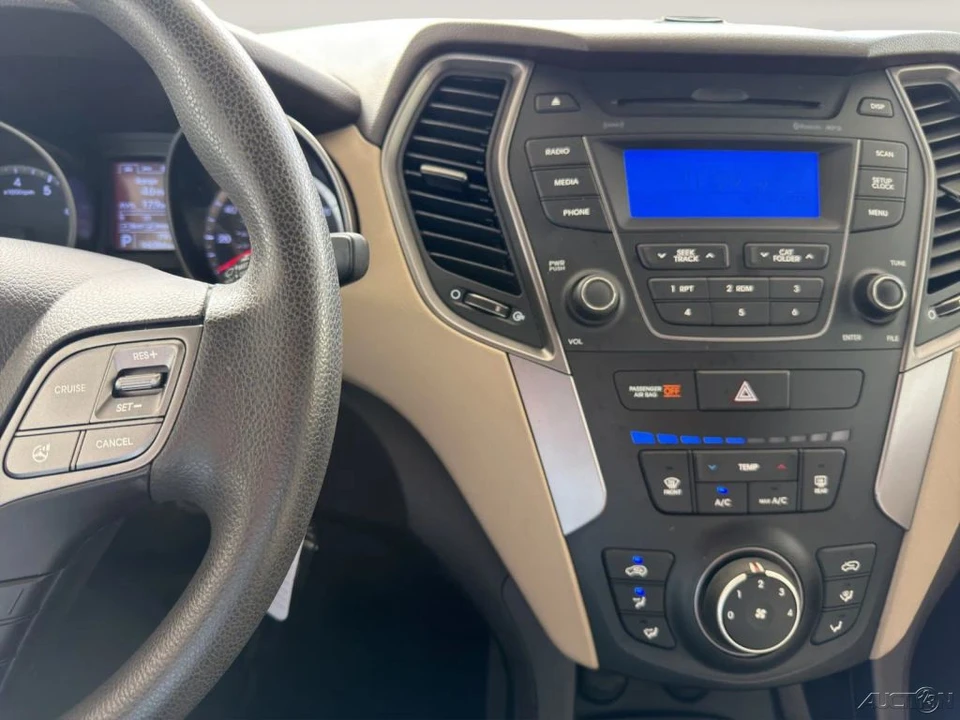 2013 Hyundai Santa Fe - Image 16 of 24