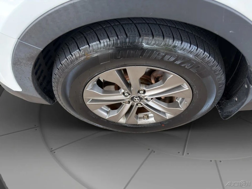 2013 Hyundai Santa Fe - Image 23 of 24