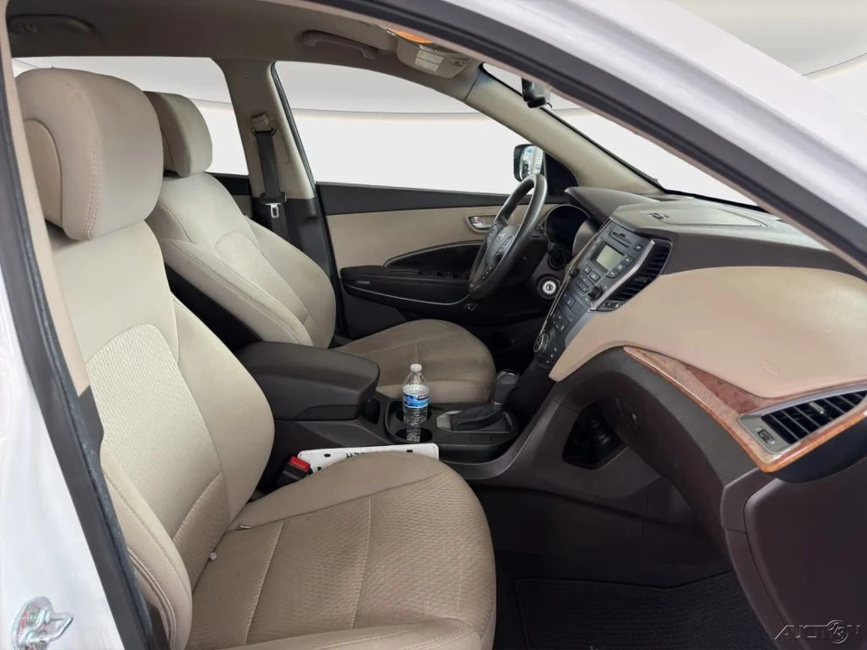 2013 Hyundai Santa Fe - Image 19 of 24