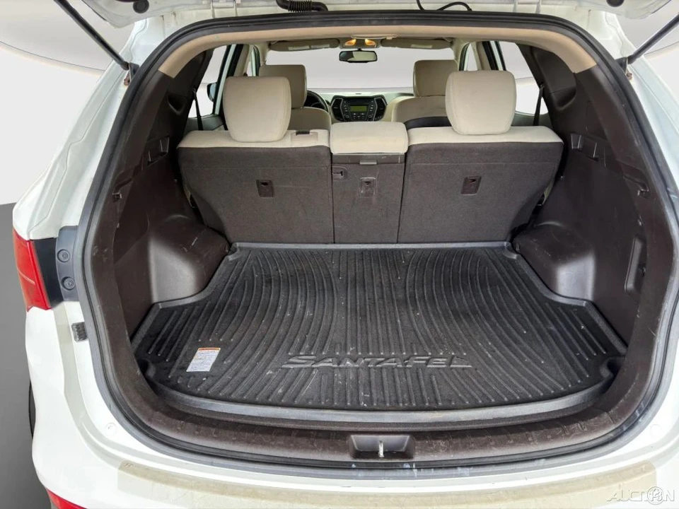 2013 Hyundai Santa Fe - Image 21 of 24