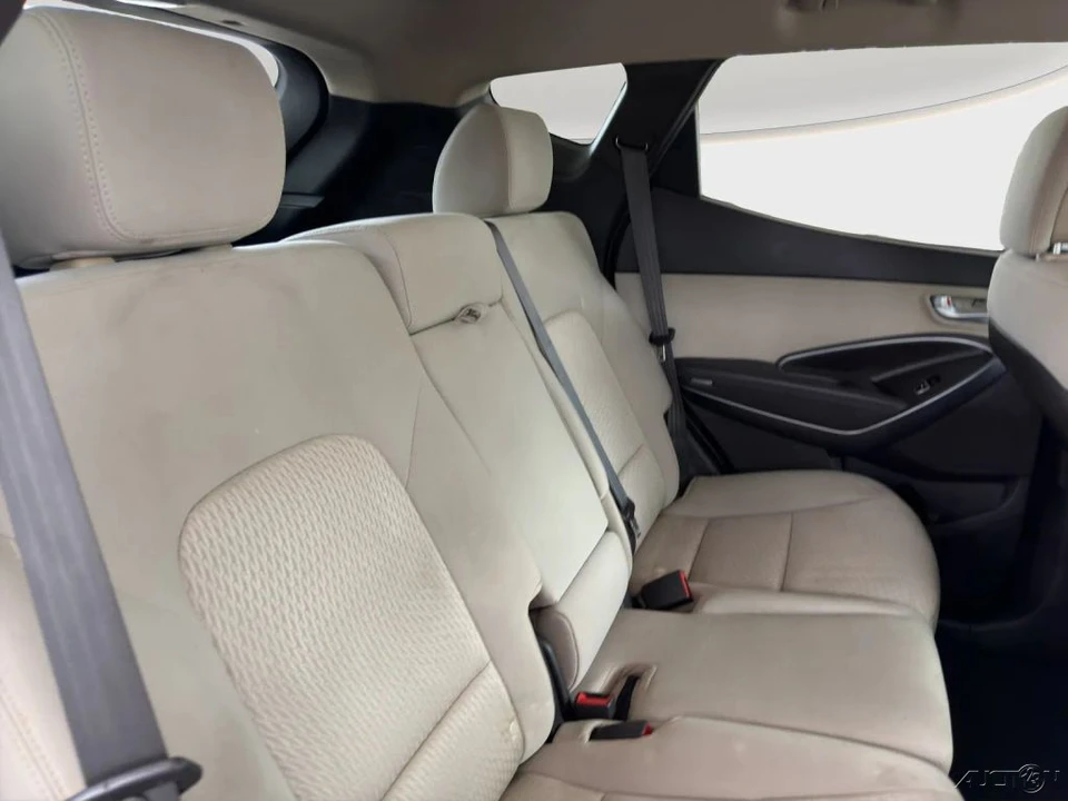 2013 Hyundai Santa Fe - Image 20 of 24