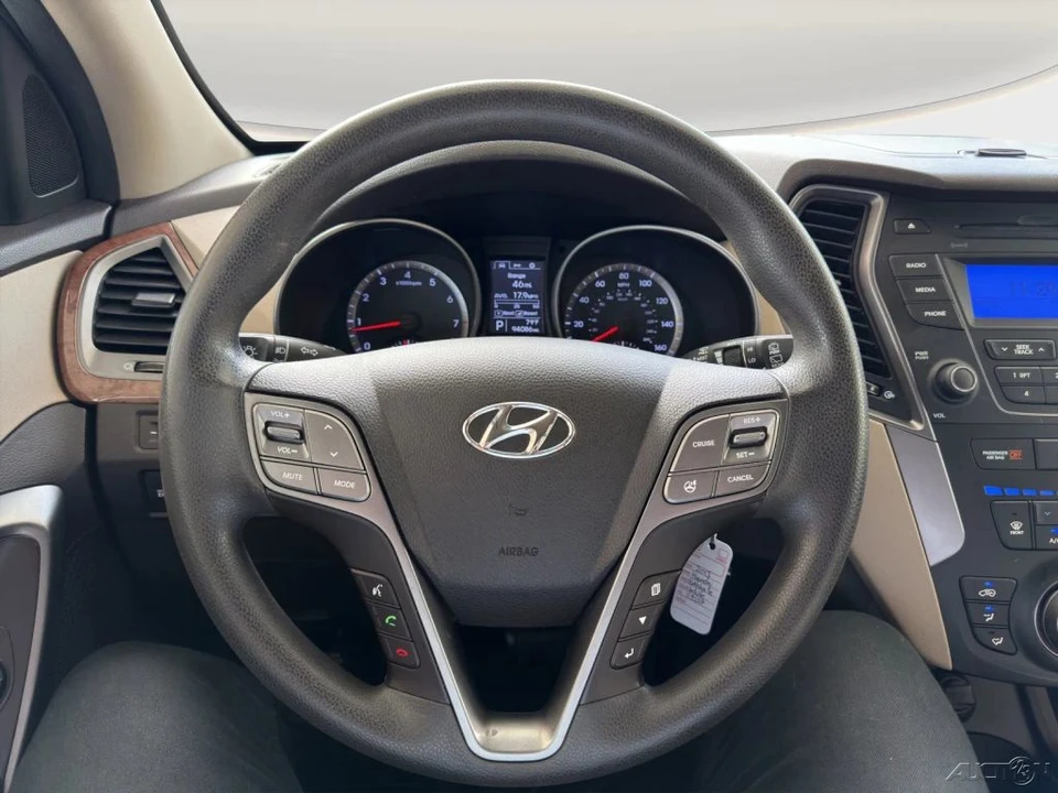 2013 Hyundai Santa Fe - Image 9 of 24