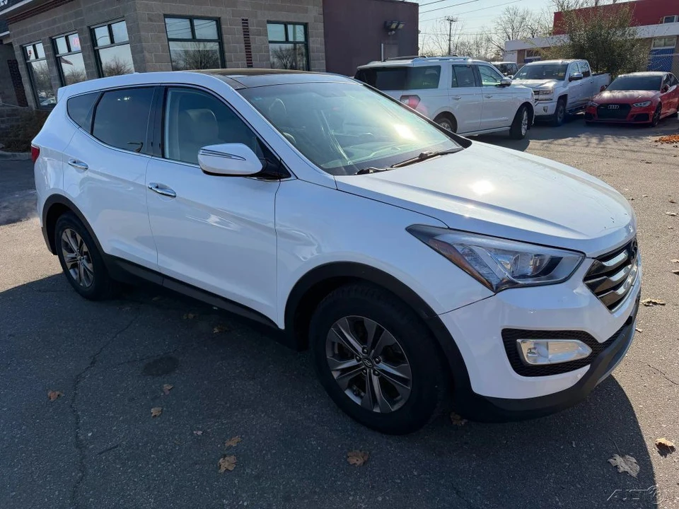 2013 Hyundai Santa Fe - Image 7 of 12