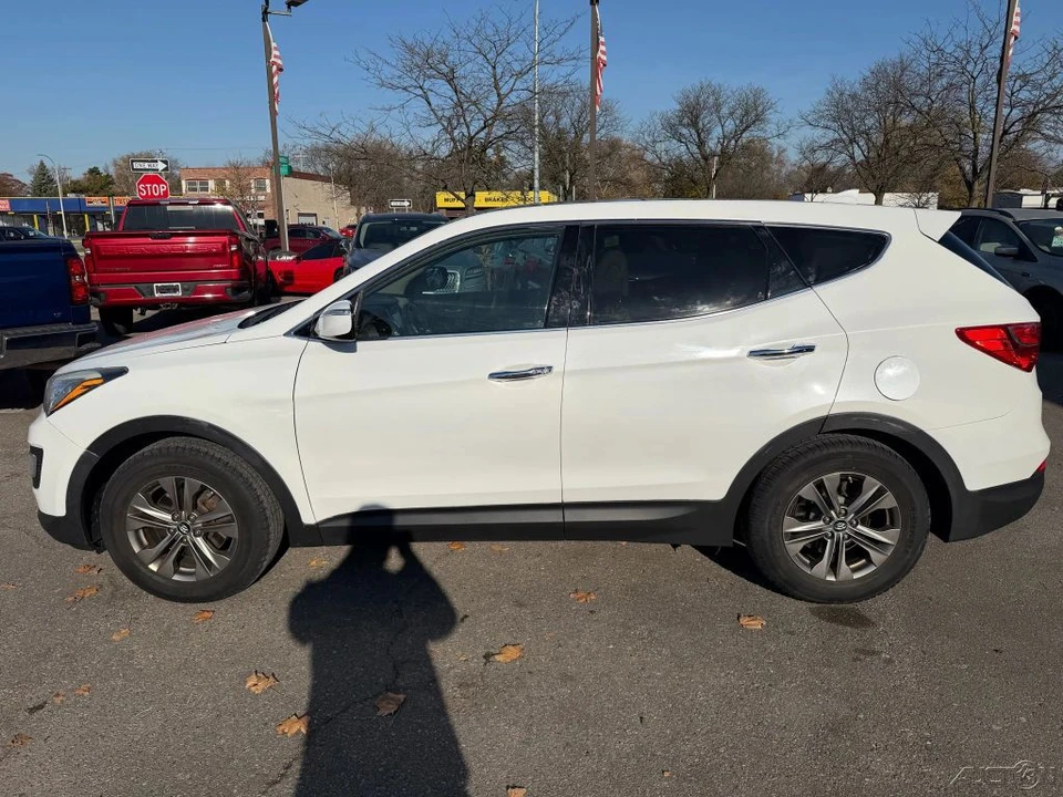 2013 Hyundai Santa Fe - Image 2 of 12