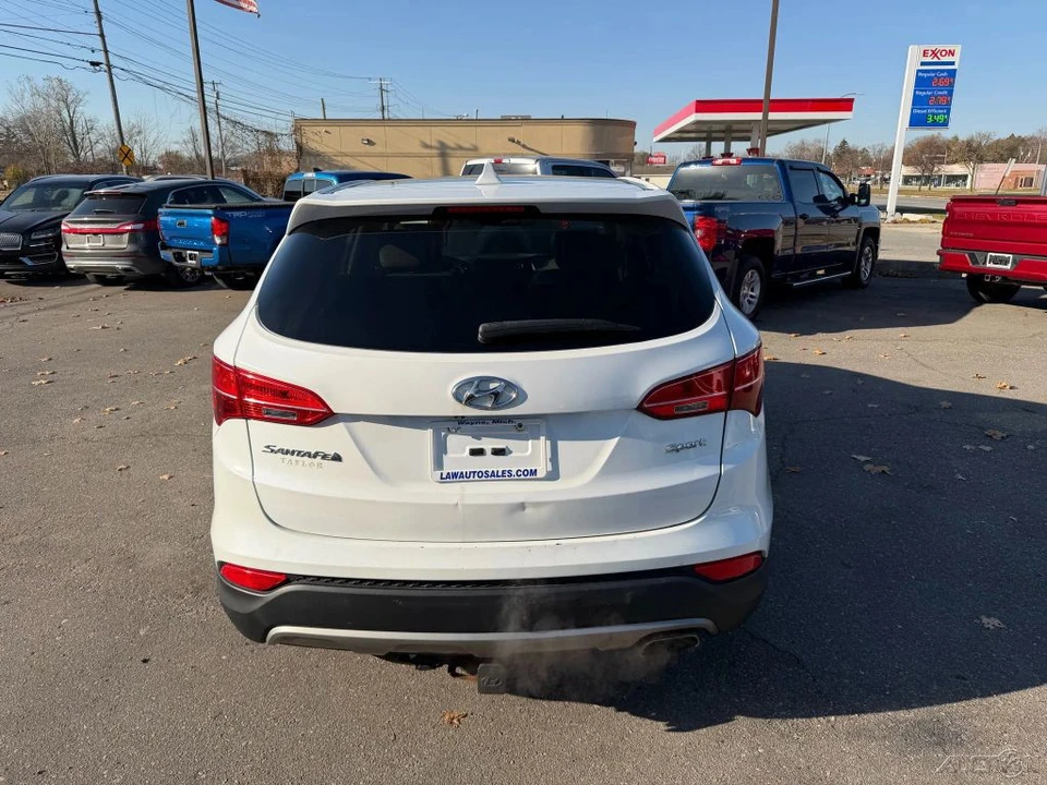 2013 Hyundai Santa Fe - Image 4 of 12